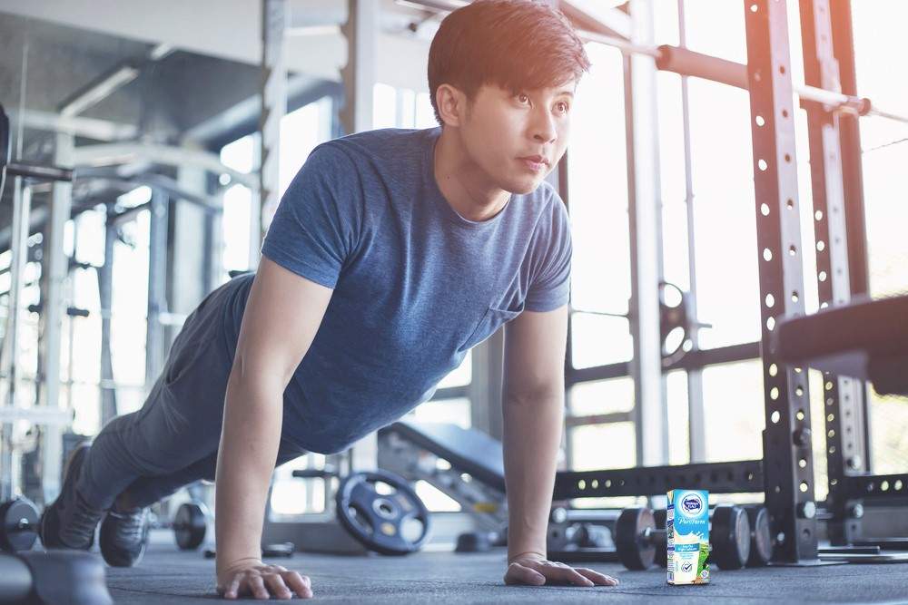 Mau Capai Target Berat Badan? Baca Tips Sehat dari Para Trainers Ini!